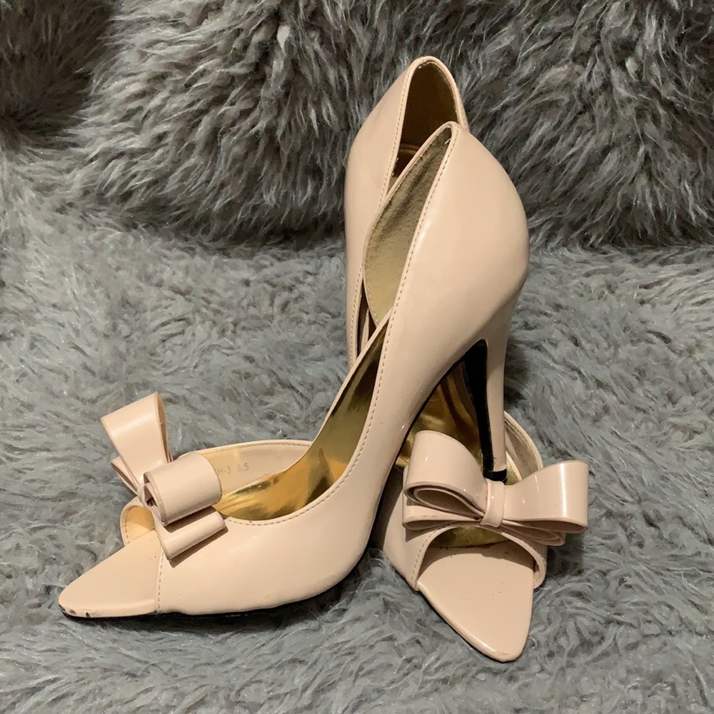 Shoes - Picture 4 of 5